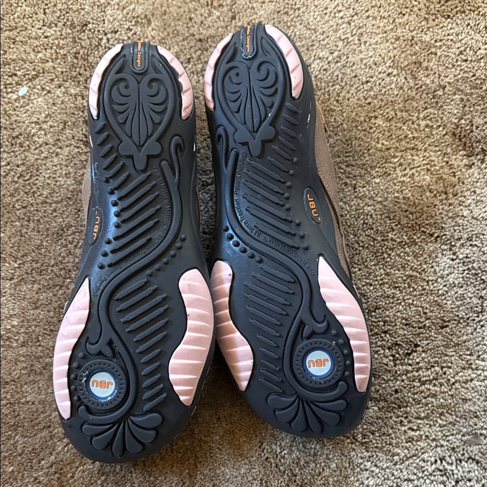 JBU Women's Brown Cutout Sandals - Picture 5 of 7